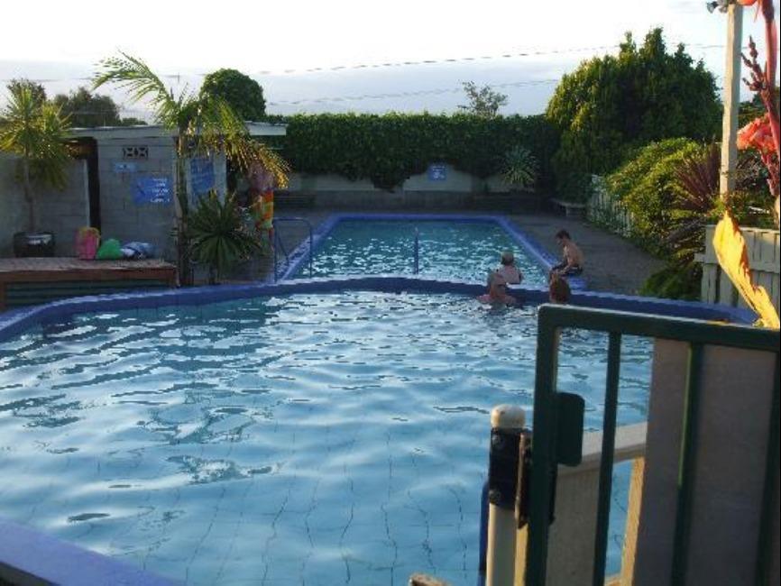 Omokoroa Kiwi Holiday Park 타우랑가 외부 사진