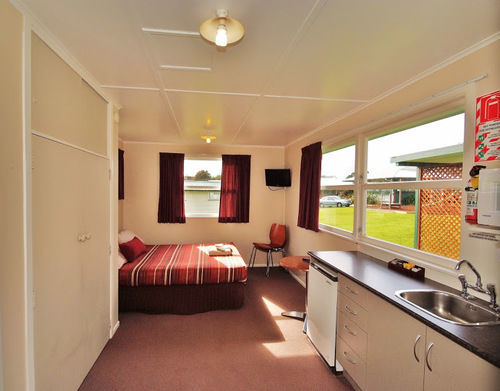 Omokoroa Kiwi Holiday Park 타우랑가 외부 사진