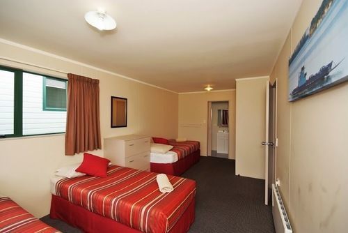 Omokoroa Kiwi Holiday Park 타우랑가 외부 사진