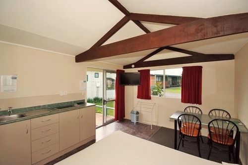 Omokoroa Kiwi Holiday Park 타우랑가 외부 사진