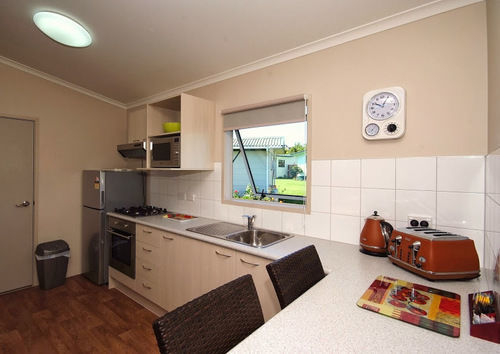 Omokoroa Kiwi Holiday Park 타우랑가 외부 사진