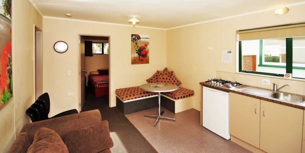 Omokoroa Kiwi Holiday Park 타우랑가 외부 사진