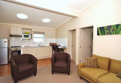 Omokoroa Kiwi Holiday Park 타우랑가 외부 사진