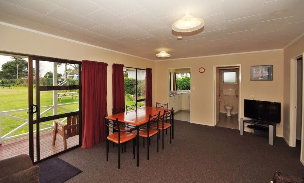 Omokoroa Kiwi Holiday Park 타우랑가 외부 사진