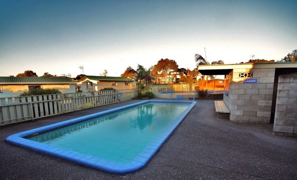 Omokoroa Kiwi Holiday Park 타우랑가 외부 사진