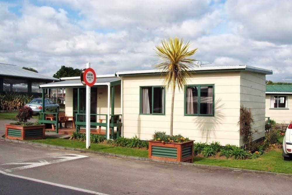 Omokoroa Kiwi Holiday Park 타우랑가 외부 사진